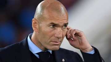 Real Madrid tell Manchester United star not to sign a new deal at Old Trafford