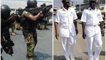 Mara gaskiya ko a ruwa gumi yake: Sojojin Najeriya sun damke barayin danyan mai tare da komatsansu