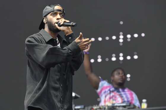 40+ most popular black male singers that you should definitely add to ...