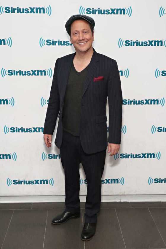 Short actors: 30 famous celebrities who are well under 6 feet - Legit.ng