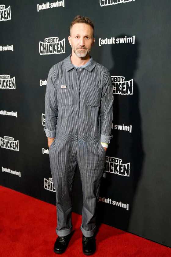 Short actors: 30 famous celebrities who are well under 6 feet - Legit.ng