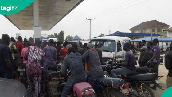 Nigerians rush to buy as NNPC slashes petrol prices for all states, Lagos cheapest