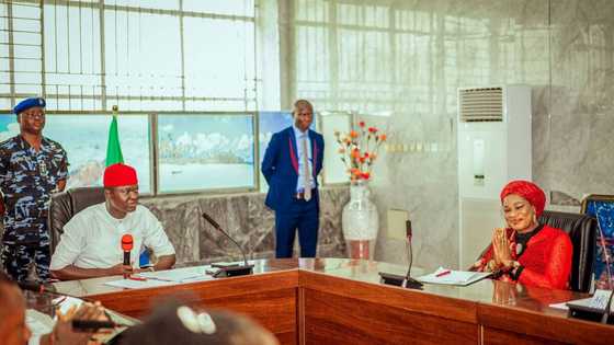 Sauki Ya Zo: Gwamnan APC Ya Sha Alwashin Gwangwaje Al'ummar Jiharsa Da Kayan Tallafi