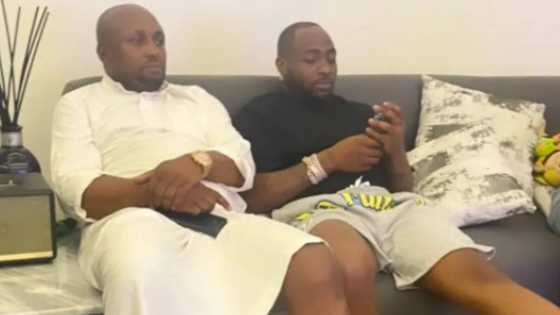 As you dey help people, dem dey vex: Davido’s PA Isreal reports singer’s haters in funny video, fans react
