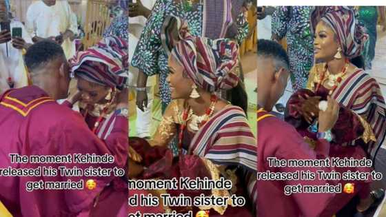 "We must marry same day": Bride asks for twin brother’s blessing before wedding in touching Yoruba tradition