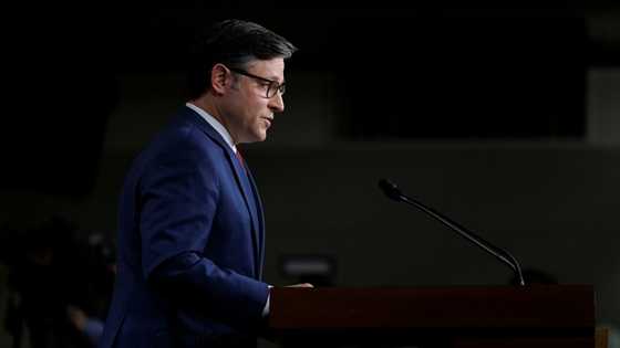 Asian stocks rise as record US shutdown nears end