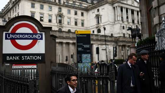 UK economy stalls, dealing blow to new government