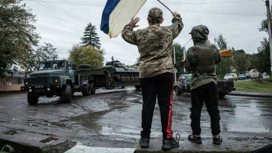 Russia replaces top general, pursues breakaway Ukraine polls
