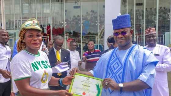 Governor Yahaya Bello gives all outgoing NYSC members N10,000 each, offers automatic employment to one