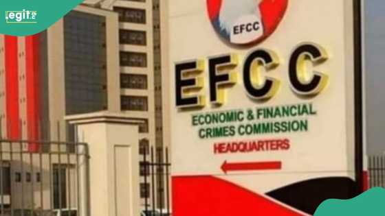 An jibge motocin jami'an tsaro domin kare ofishin EFCC daga masu zanga zanga