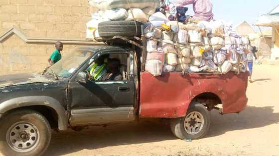 Kungiyar Zamfara Circle ta taimakawa yan gudun hijra da kayan abinci