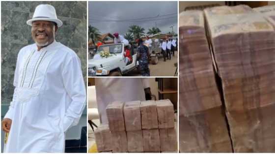 Kanayo O.Kanayo shows off huge stack of cash as Anambra stands still for Obi Cubana's mum's burial