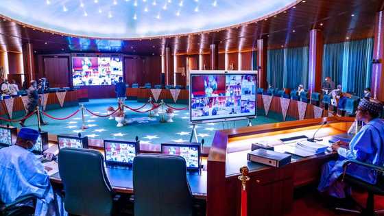 Sunaye da jihohi: Kwamishinoni 53 sun yi murabus, ministocin Buhari masu takara sun yi mirsisi