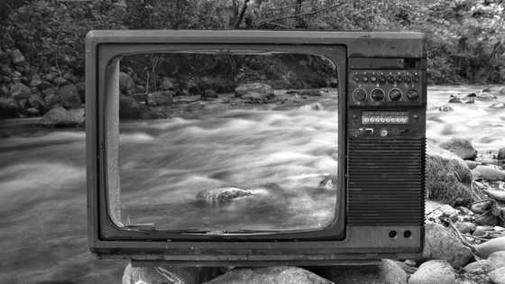 What to do with broken TV: ways to deal with the old appliance