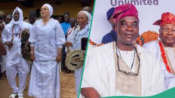 "Olori Omo Oba Akile": Kwam 1 finally comes out after 7-day seclusion rites, crowd welcome him