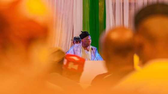 Yanzu nan: Shugaban APC Ya Hakura da Rikon Jam’iyya, Ya Sauka Daga Kujerarsa