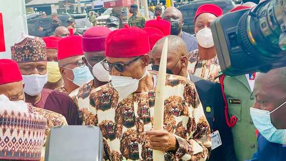 Na ga abubuwan da suka tabbatar da mutuncin Uzodinma, cewar Buhari yayin da ya kaddamar da ayyuka a Imo