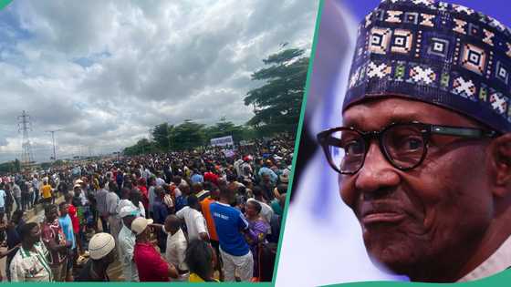 EndBadGovernance: Protesters storm Buhari’s residence in Katsina, make demands