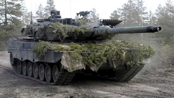 Pressure builds on Berlin to send battle tanks to Ukraine