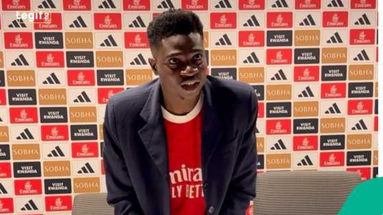 "Banter material": Nigerian comedian visits Chelsea trophy cabinet, attempts to 'steal' titles for Arsenal