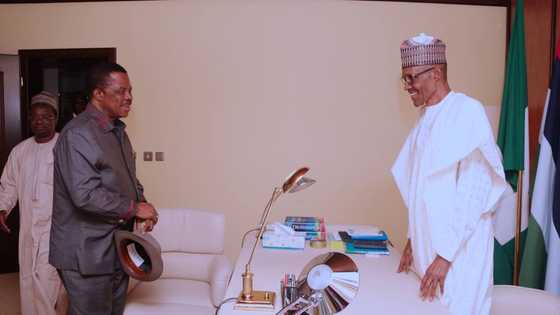 Wani gwamna ya roki Buhari ya bashi N1,000,000,000 don yaki da Coronavirus