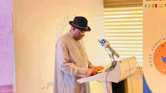 Jonathan ba ‘Dan Jam’iyyarmu ba ne, ba za mu ba shi takara ba inji Mataimakin Shugaban APC