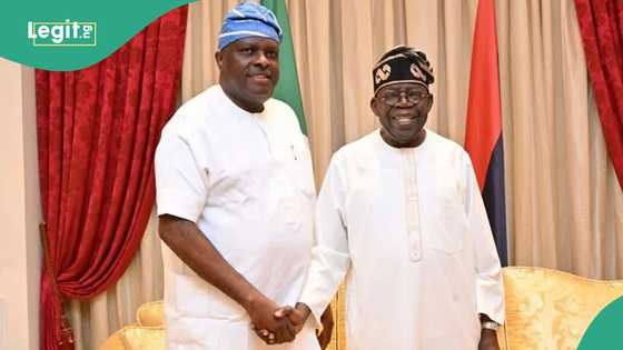 'Na so ya fi haka': Tsohon gwamna ya koka kan tattalin arziki yayin ba da gudunmawar N100m