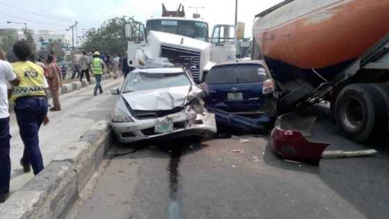 Kaico: Motoci 4 sun yi rugu-rugu a wani hatsari da ya auku cikin jihar Legas (hotuna)