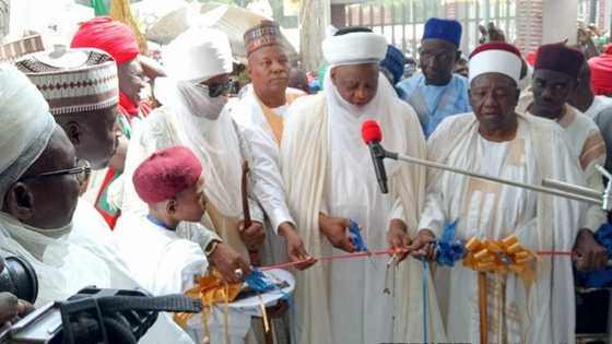 Sultan da sarakunan Arewa 20 sun bude katafaren masallacin Borno da akayi shekaru 32 ana gininsa