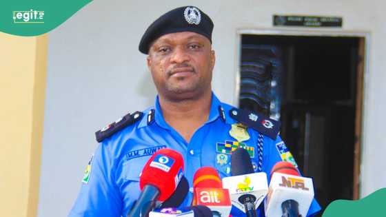 Ana tsadar rayuwa, an kama dattijo mai shekaru 62 yana haɗa kuɗin 'bogi'