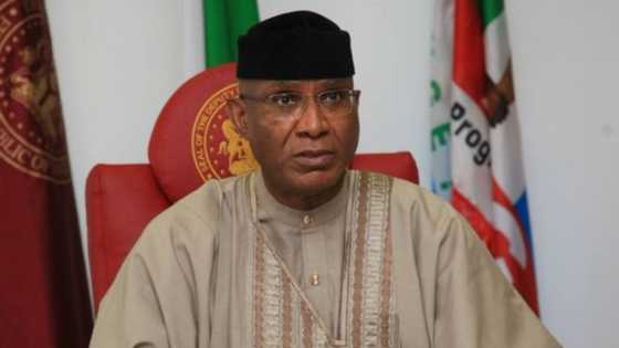 Mataimakin Shugaban Majalissar Dattijai Omo Ovie-Agege Yace Shine Ya Dakatar da Kudirin Tsige Shugaba Buhari