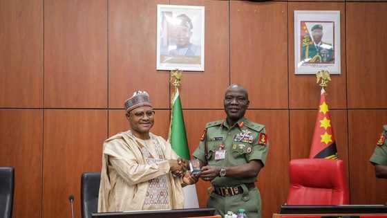 Gwamna Sani Ya Fara Shirin Kawo Karshen 'Yan Bindiga a Kaduna, Ya Gana Da Manyan Hafsoshin Tsaro 3