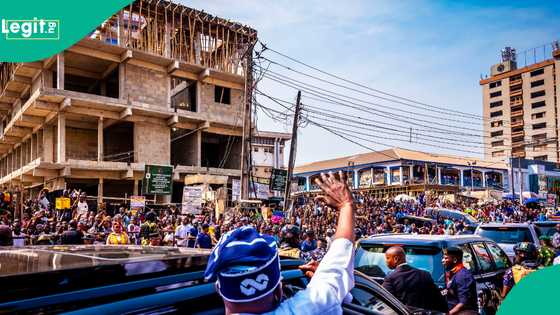 Tsohon kwamishinan INEC ya saka Atiku da Tinubu a sikeli, ya fadi wanda zai lashe zaɓen 2027