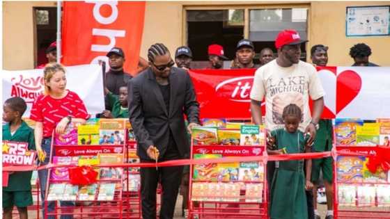 Children’s Day 2022: itel Donates Libraries, School Books and Other Educational Items to Students in Lagos