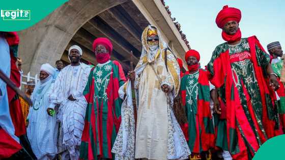 Sarki Sanusi Ii ya yi tattaki da ƙafa na sama da kilomita 1 ranar Sallah a Kano, an ji dalili