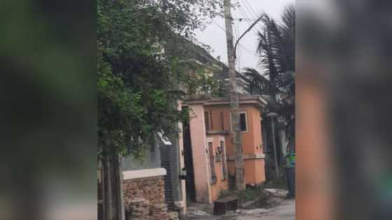 Wata Sabuwa: Ma'aikacin FG ya tsare matarsa da bindiga, ya nemi ta biya shi kuɗin da ya kashe a kanta