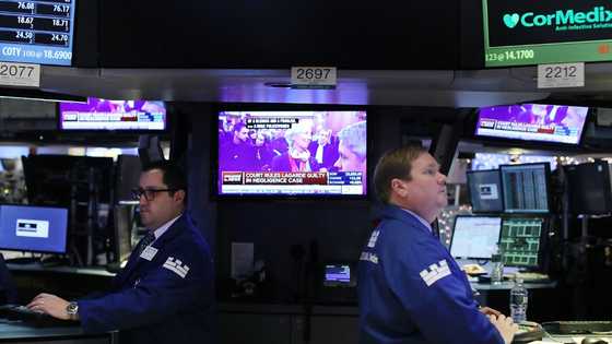 Asian stocks begin year on cautious note