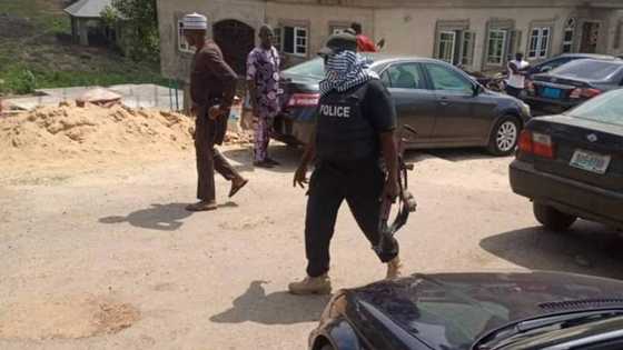 Breaking: Chaos in Kogi as masked gunmen storm hotel where Makinde, PDP leaders are lodged in Lokoja (photos)