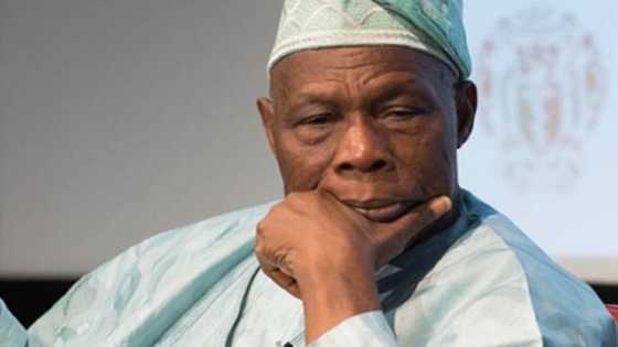 Tsohon janar a rundunar soji ya kwance wa Obasanjo zani a kasuwa