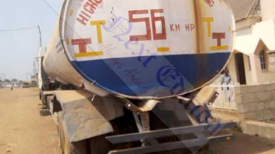 Bincike: Jami'an tsaro ke mayar hannun agogon yaki da Boko Haram baya, suna kai musu abinci da man fetur (Hotuna)