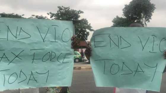 Breaking: Gridlock as taxi drivers protest illegal VIO charges