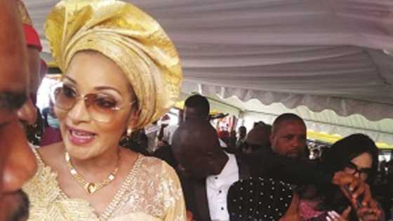 Matar Tsohon Shugaban Biafra Ta Faɗi Dalilin Da Yasa Ta Shararawa Matar Gwamna Mai Barin Gado Mari a Cikin Jama'a