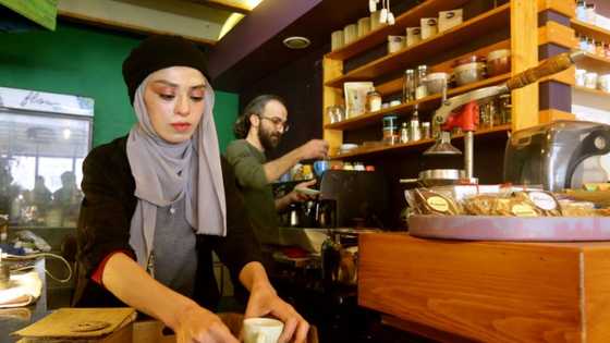 Power cuts in Syrian capital drive workers, students to cafes