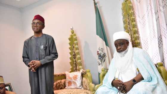 'Yan bindiga: Sarkin Birnin Gwari ya bayyana alherin da katse hanyoyin sadarwa ya jawo