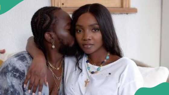 Adekunle Gold almost calls out Simi's number as they play fun couples game: "Their relationship is so healthy"