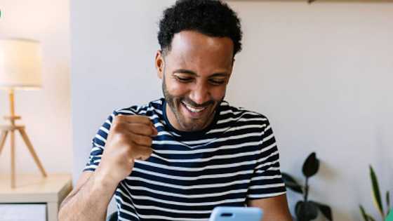Drama as man gives punter N100k after winning N15.6m sports bet with just N100, gets called out