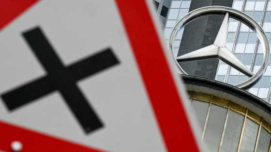 Mercedes-Benz reassures on Nexperia chips as profit plunges