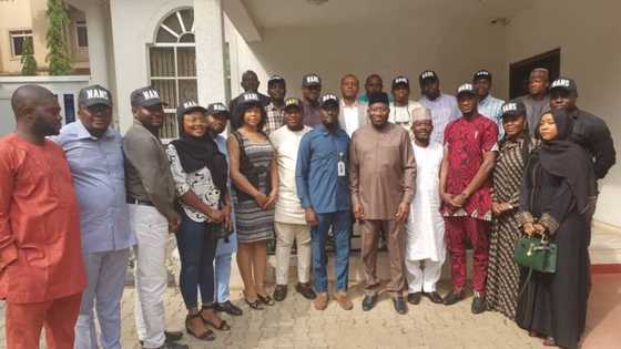 Jonathan receives NANS executive, expresses pain over killing of soldier in his Otuoke home attack