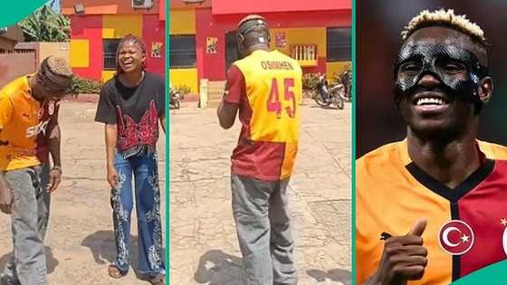 Man who disguised as footballer Victor Osimhen gets lady's attention in seconds, her reaction trends