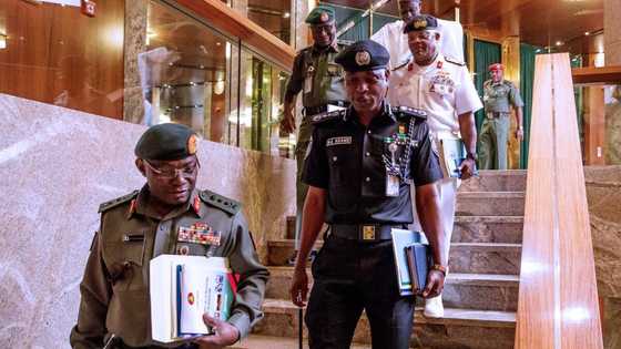 Ba hutu: Buhari ya sake gana wa da shugabannin hukmomin tsaro, ya basu sabon umarni (Hotuna)